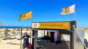 Bitcoin Family opens a bitcoin beach bar in lagus, Portugal