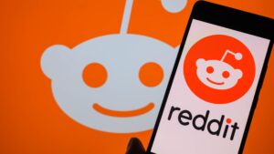 Reddit investor Tom Sosnoff says IPO could benefit from being the only 'pure social media' stock