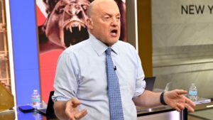 Jim Cramer's Guide to Investing: What's a price-to-earnings multiple?