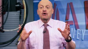 Cramer's bullish on Apple's Vision Pro, highlights enterprise use