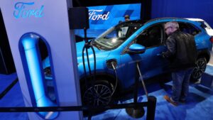 Ford to delay all-electric SUV to focus on hybrid vehicles