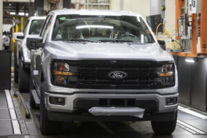 Ford tops Q1 earnings expectations, sees full-year profit 'tracking to high-end' of guidance