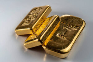 Gold Price Forecast: Record High of 2,431 Hit Before Retracing: What’s Next?