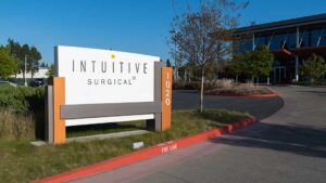 Intuitive Surgical Stock Pops On Quick Uptake For Its New Robotic Surgeon