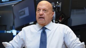 Jim Cramer is generally positive on major banks post-earnings