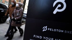 Peloton removes free app membership