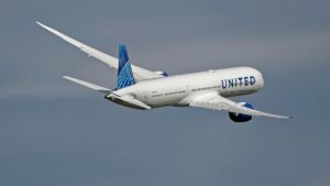 United asks pilots to take unpaid time off, citing Boeing delays