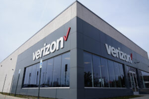 Verizon Q1 subscriber losses shrink amid discounts, flexible plans
