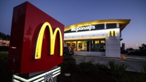 Starbucks, McDonald's, Yum earnings show consumers pulling back
