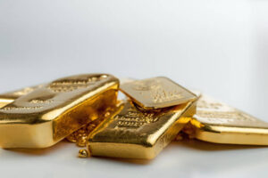 Gold Prices Forecast: XAU/USD Pressured by Dollar Strength