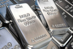 Silver (XAG) Daily Forecast: Rate Cut Hopes Push Silver to $27.51 Peak