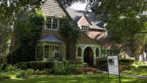Home remodeling projects that boost curb appeal pay off the most