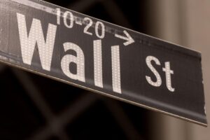 European Stock Futures Fall on Earnings, Yen Rises: Markets Wrap