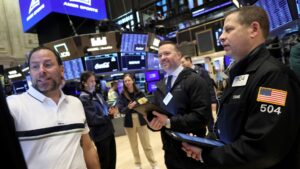 Netflix and these stocks seen having week's biggest moves on earnings