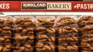 Analysts stay upbeat on Costco after solid quarterly results