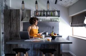 Do mortgage rates go down in a recession?