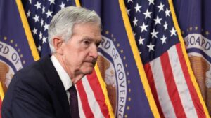 Federal Reserve will reduce staff by 10% in coming years, Powell memo says