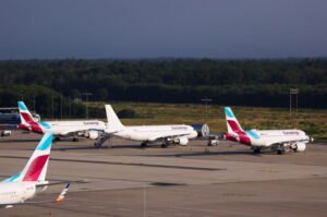 US tariffs could put air safety at risk, aerospace and airline industries warn