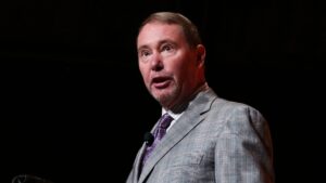 Gundlach says to buy international stocks on dollar's 'secular decline'