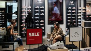 Retail sales May 2025 fell 0.9%, worse than expected as consumers pulled back